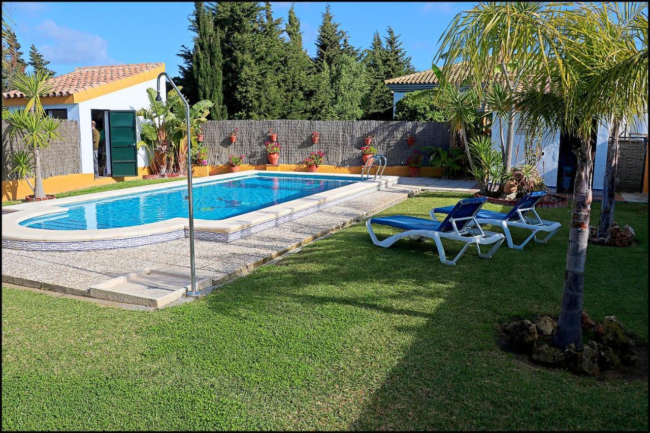 Chalet Con Piscina En Roche Viejo Conil De La Frontera Exterior photo