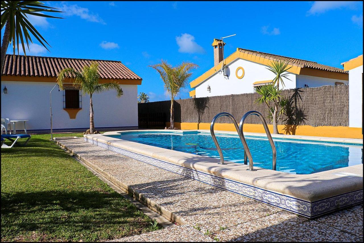 Chalet Con Piscina En Roche Viejo Conil De La Frontera Exterior photo